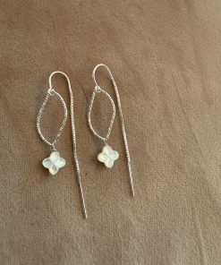 Fils d’oreilles rosée du matin